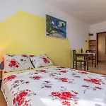 Gorgeous Apartment In Pula With Wifi